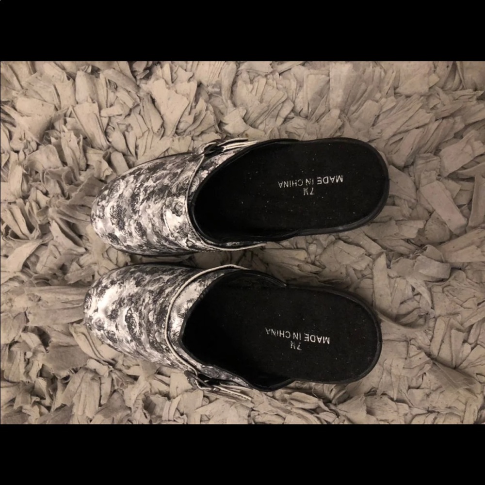 Slip On Clogs - Picture 3 of 3